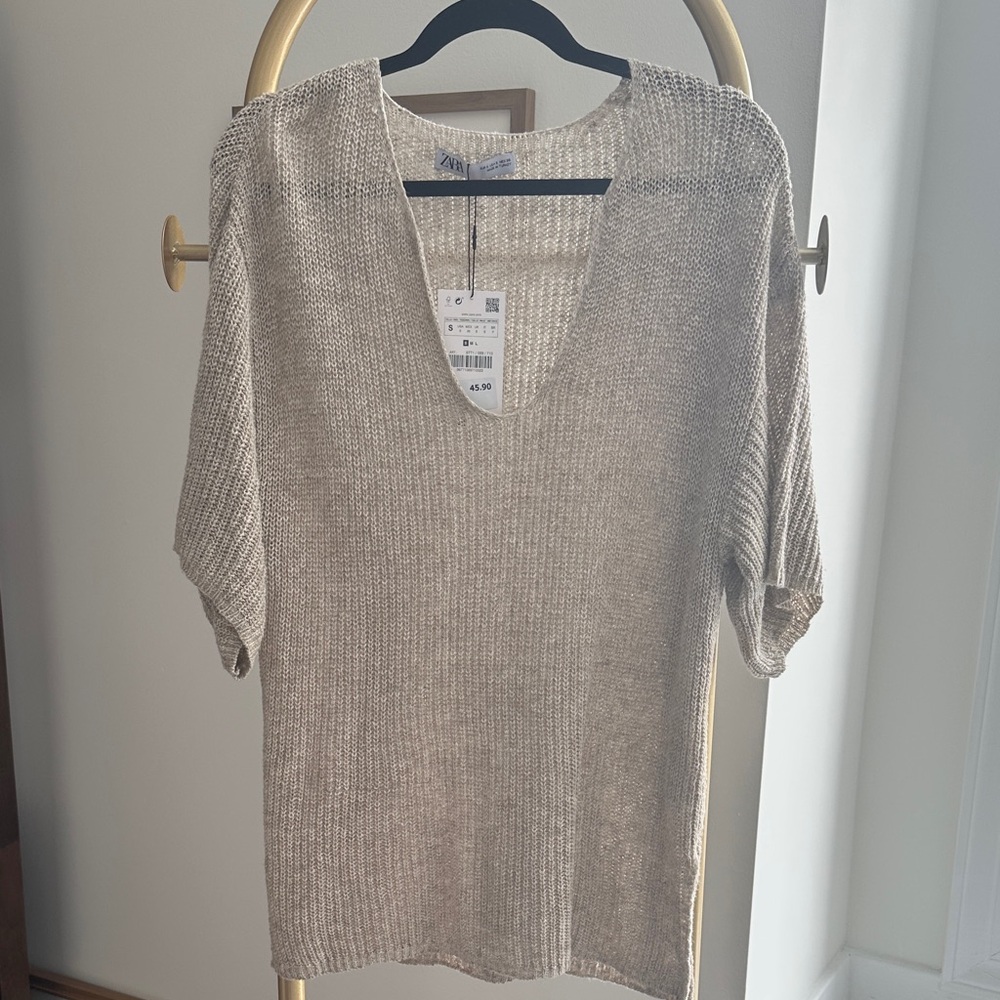 NWT ZARA light tan loose knit half sleeve sweater (size small) ✨
